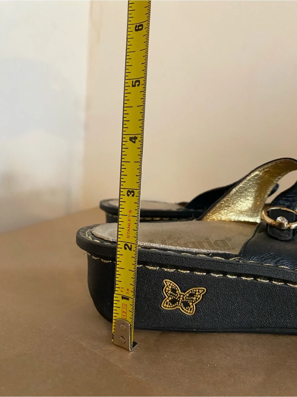 Alegria Victoriah Black & Gold Leather Platform Sandals Size 42 / 11.5 Gold ring
